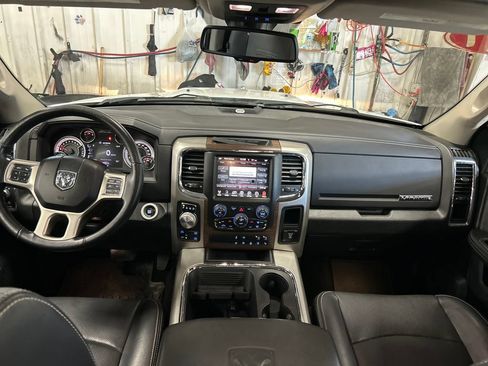 Used 2017 RAM 1500 Laramie w/ Convenience Group AWD/4WD image 18