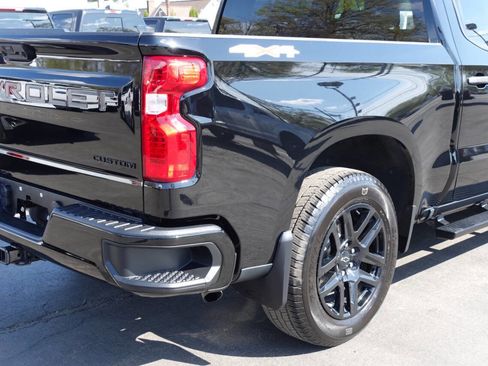 Used 2023 Chevrolet Silverado 1500 Custom w/ LPO, Dark Essentials Package image 10