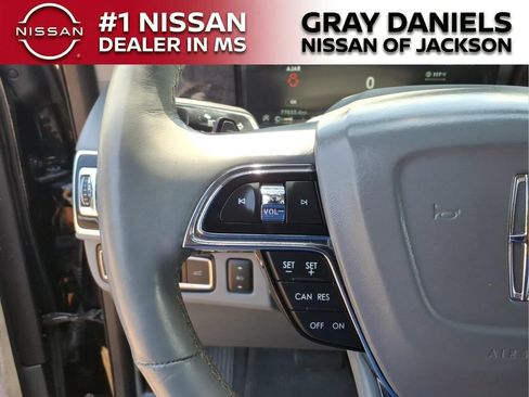 Used 2019 Lincoln Navigator L Select RWD image 14