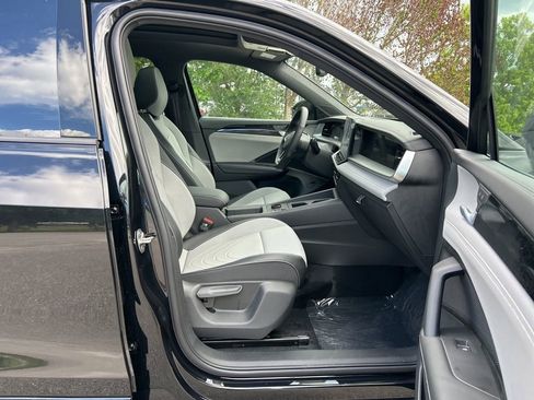 New 2026 Volkswagen Tiguan SE R-Line AWD/4WD image 42