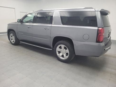 Used 2018 Chevrolet Suburban Premier image 3