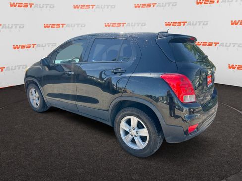 Used 2021 Chevrolet Trax LS FWD image 3