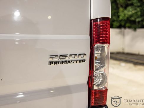 Used 2021 Mercedes-Benz Sprinter 2500 w/ Driver Convenience Package image 10