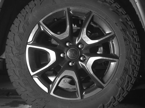 Used 2025 Jeep Compass Trailhawk AWD/4WD image 15