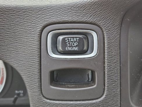 Used 2012 Volvo XC70 T6 image 12