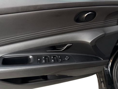 Used 2025 Hyundai Elantra Sport image 13