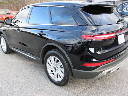 Used 2023 Lincoln Corsair Standard image 8