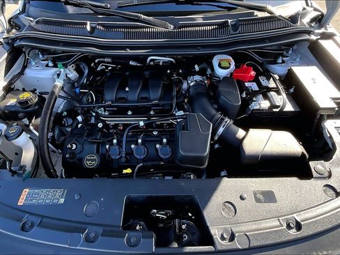 Used 2018 Ford Explorer Base image 9