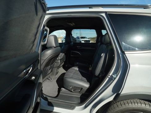 Used 2023 Kia Telluride EX X-Line image 16