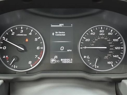 Used 2024 Subaru Crosstrek 2.0i Premium w/ Crosstrek Mirror Package AWD/4WD image 17