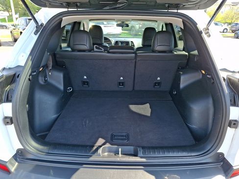 Used 2020 Jeep Cherokee Latitude Plus w/ Cold Weather Group image 29