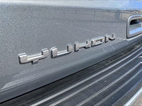 Used 2023 GMC Yukon AT4 image 34