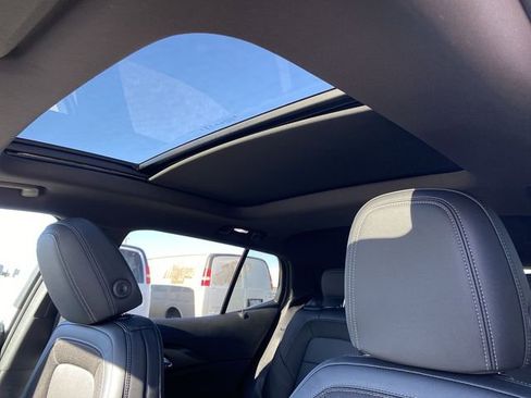 New 2026 Chevrolet Equinox EV LT FWD image 18