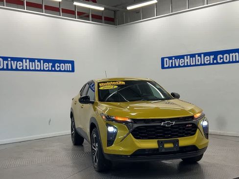 Used 2024 Chevrolet Trax RS w/ Driver Confidence Package FWD image 4