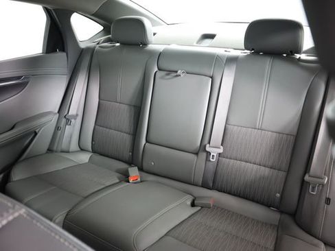 Used 2015 Chevrolet Impala LT FWD image 26