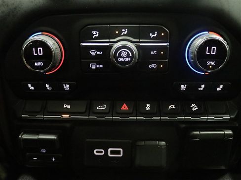 Used 2022 Chevrolet Silverado 2500 High Country w/ LPO, Dark Essentials Package image 15