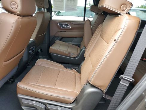 Used 2021 Chevrolet Tahoe High Country w/ Premium Package image 13