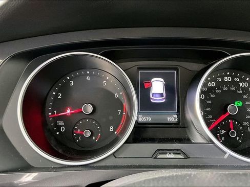 Used 2021 Volkswagen Tiguan SE w/ Panoramic Sunroof Package FWD image 12