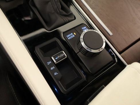 Used 2024 Toyota Sequoia Capstone image 8