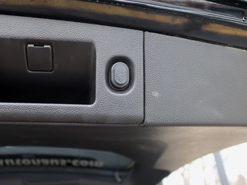 Used 2019 GMC Yukon SLT image 39