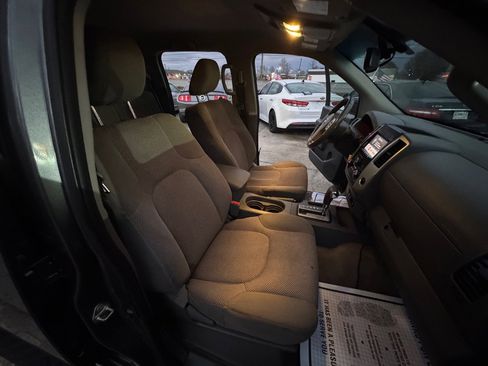 Used 2018 Nissan Frontier SV w/ Value Truck Package image 10