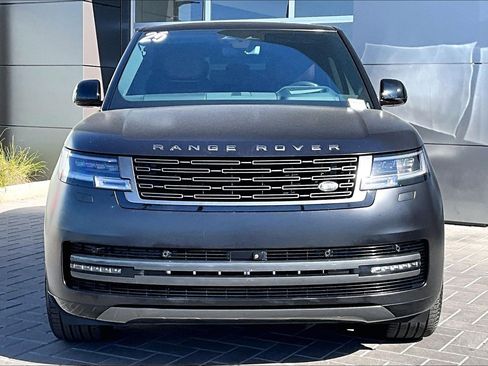 Used 2025 Land Rover Range Rover Autobiography image 2