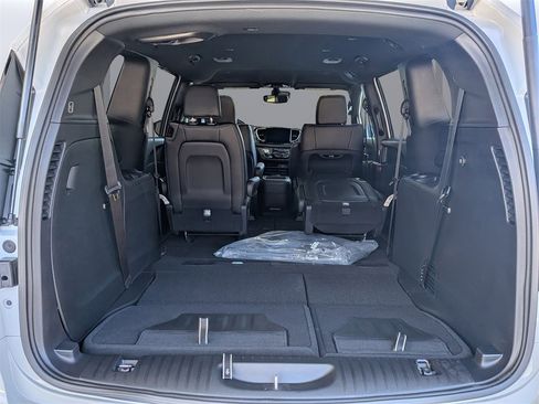 New 2026 Chrysler Pacifica Select image 12