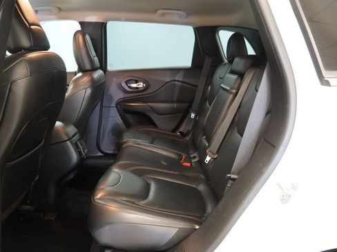 Used 2017 Jeep Cherokee Limited FWD image 27
