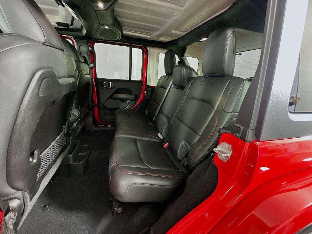 Used 2026 Jeep Wrangler Unlimited Rubicon AWD/4WD image 23