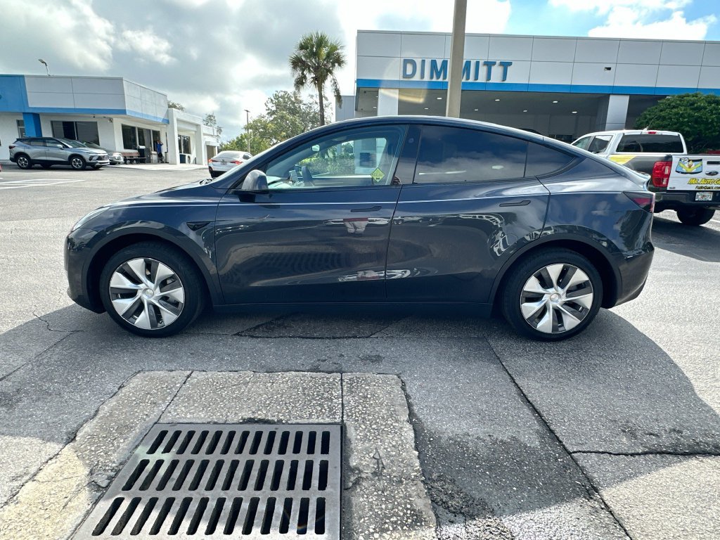 Used 2024 Tesla Model Y Long Range AWD/4WD image 8