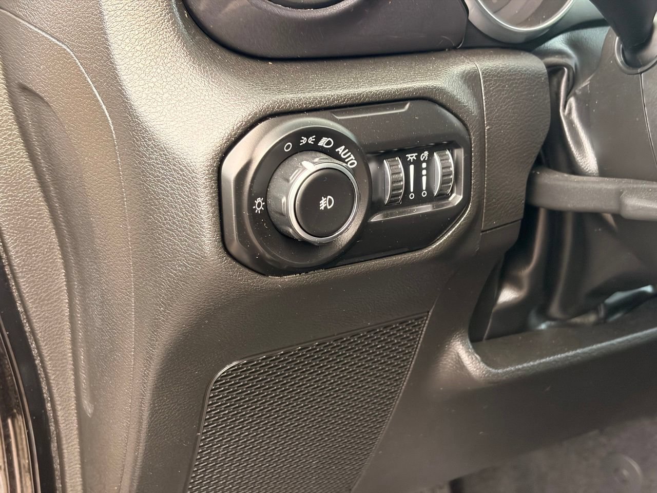 Used 2022 Jeep Wrangler Unlimited Sport AWD/4WD image 23