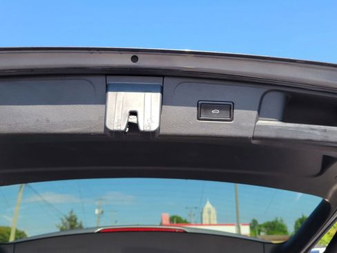 Used 2018 Volkswagen Atlas SEL FWD image 8