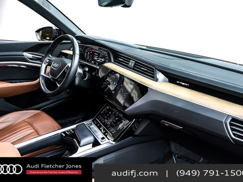 Used 2024 Audi Q8 e-tron Premium Plus w/ Premium Plus Package image 18