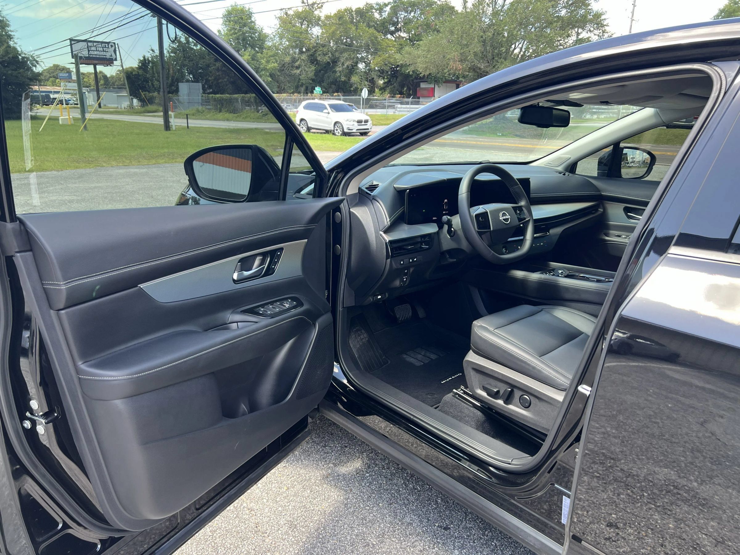 Used 2025 Nissan Murano SL AWD/4WD image 11
