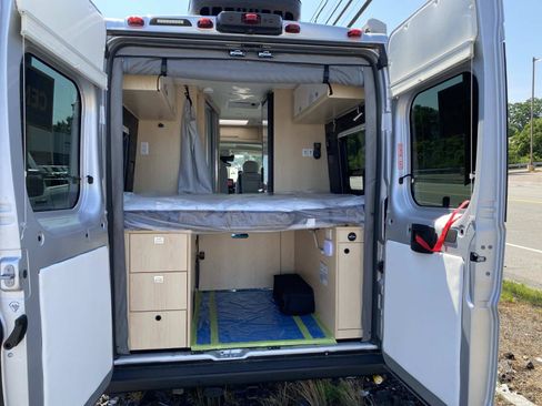 Used 2024 RAM ProMaster 3500 w/ Quick Order Package 22H SLT+ FWD image 10
