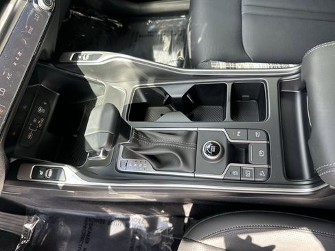 Certified 2025 Kia Sorento S w/ Panoramic Sunroof Package FWD image 21