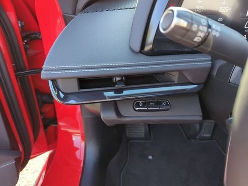 Used 2024 Chevrolet Corvette Stingray Preferred Cpe w/ Z51 Performance Package RWD image 16
