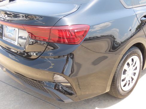 Used 2024 Kia Forte LX FWD image 12