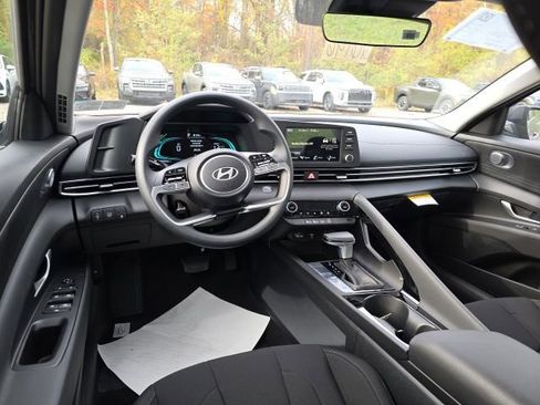 New 2026 Hyundai Elantra Hybrid FWD image 6