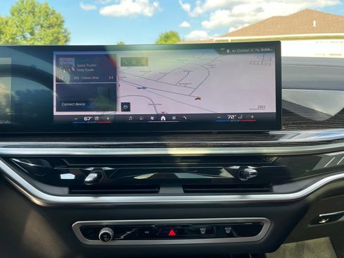 Used 2025 BMW X7 M60i AWD/4WD image 43