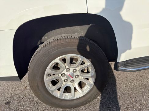 Used 2019 GMC Yukon SLT image 15