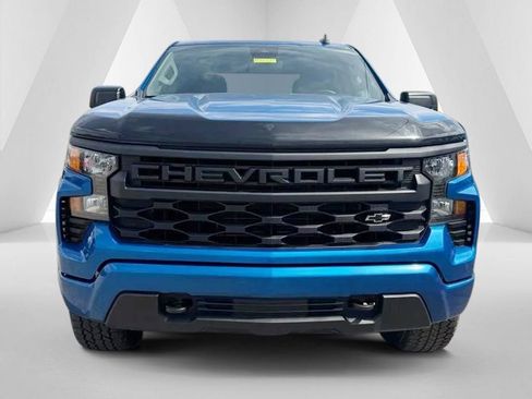Used 2023 Chevrolet Silverado 1500 Custom AWD/4WD image 2