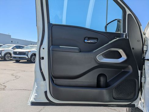 Used 2024 Nissan Frontier SV w/ SV Convenience Package AWD/4WD image 14
