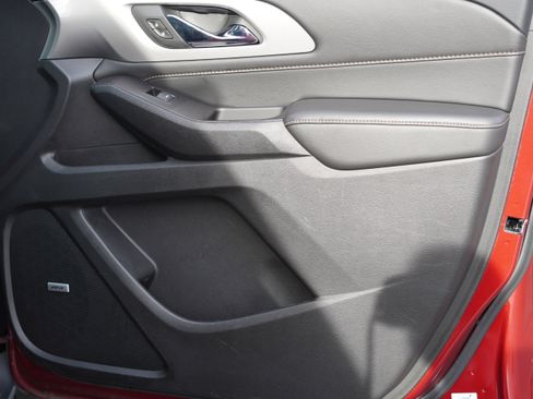 Used 2020 Chevrolet Traverse LT w/ LT Premium Package image 26