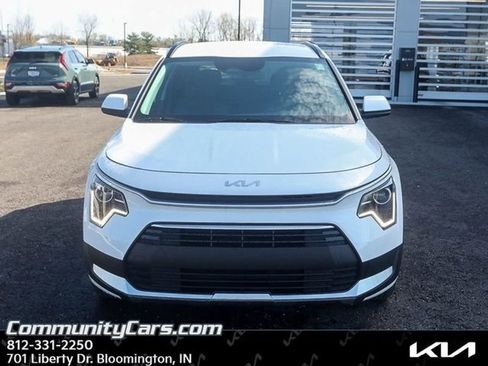 Certified 2025 Kia Niro LX image 7