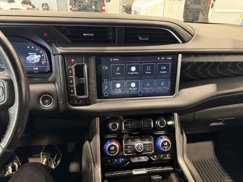 Used 2022 GMC Yukon Denali AWD/4WD image 18