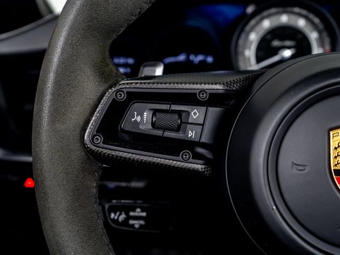 Used 2022 Porsche 911 Turbo image 41