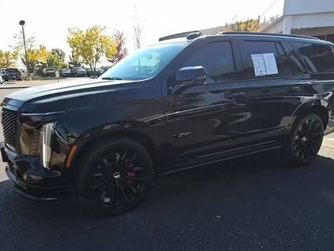 Used 2025 Cadillac Escalade V w/ LPO, ONYX Package image 1