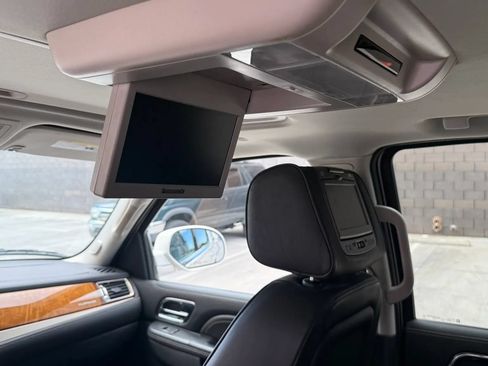 Used 2012 Cadillac Escalade Platinum AWD/4WD image 13