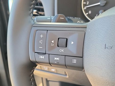 Certified 2026 Nissan Rogue SV image 24